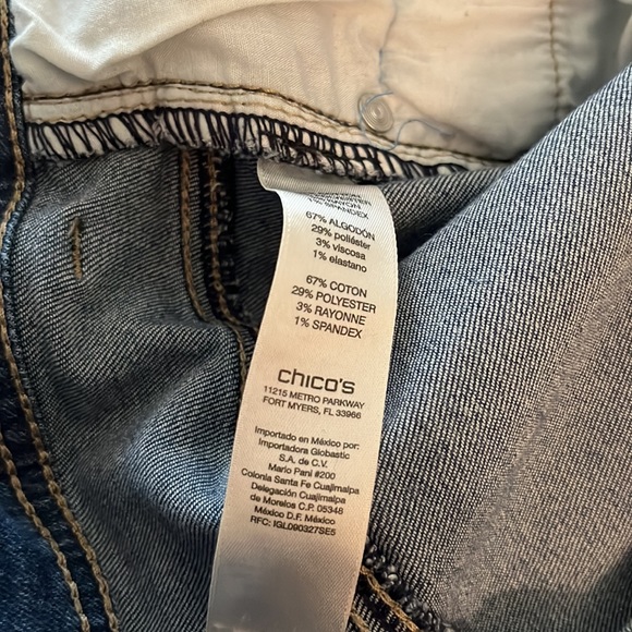 Chico's Distressed Ankle Jeans Size 2.5/US - Picture 8 of 8